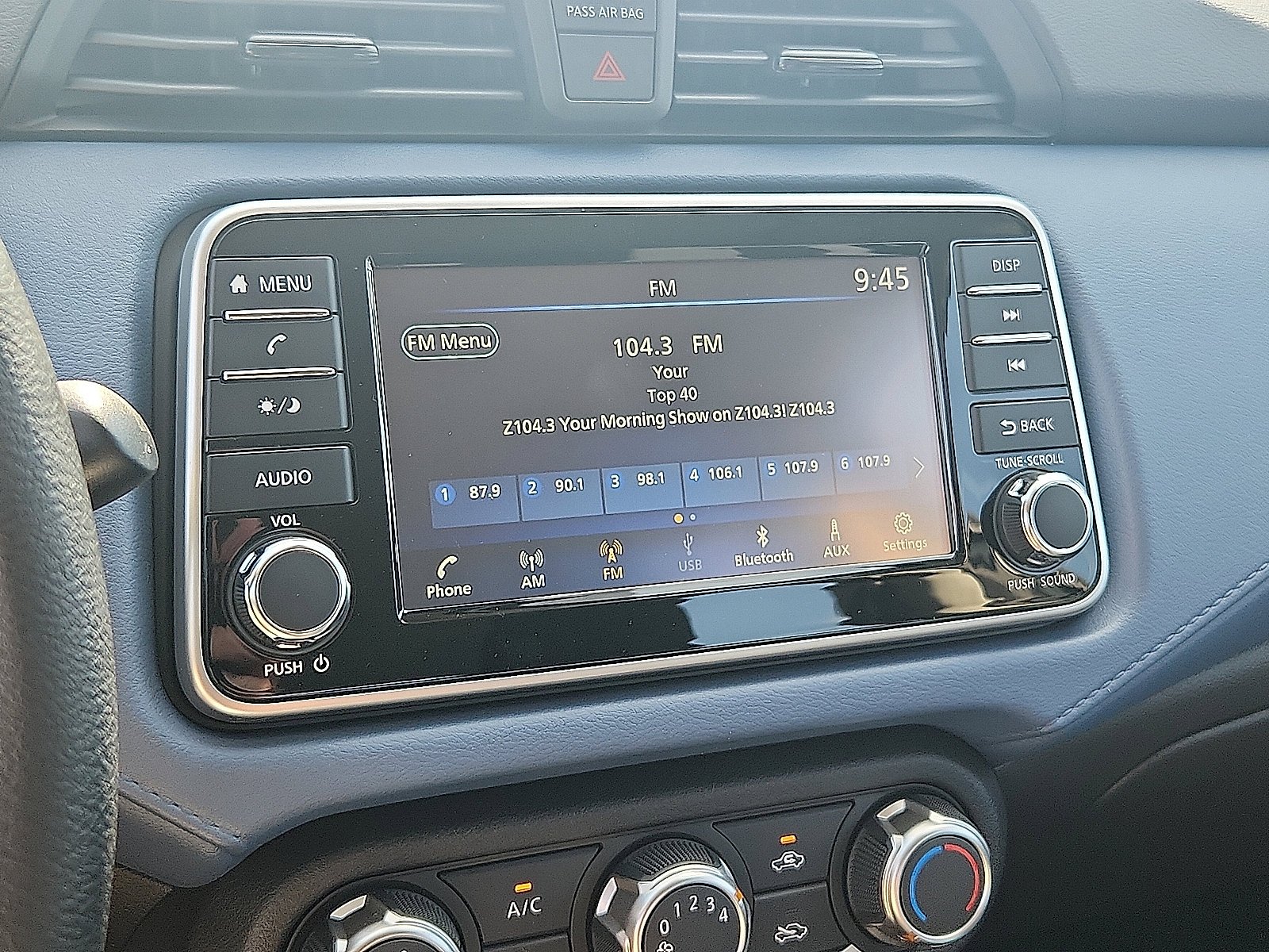 2025 Nissan Versa Sedan SV - Photo 12