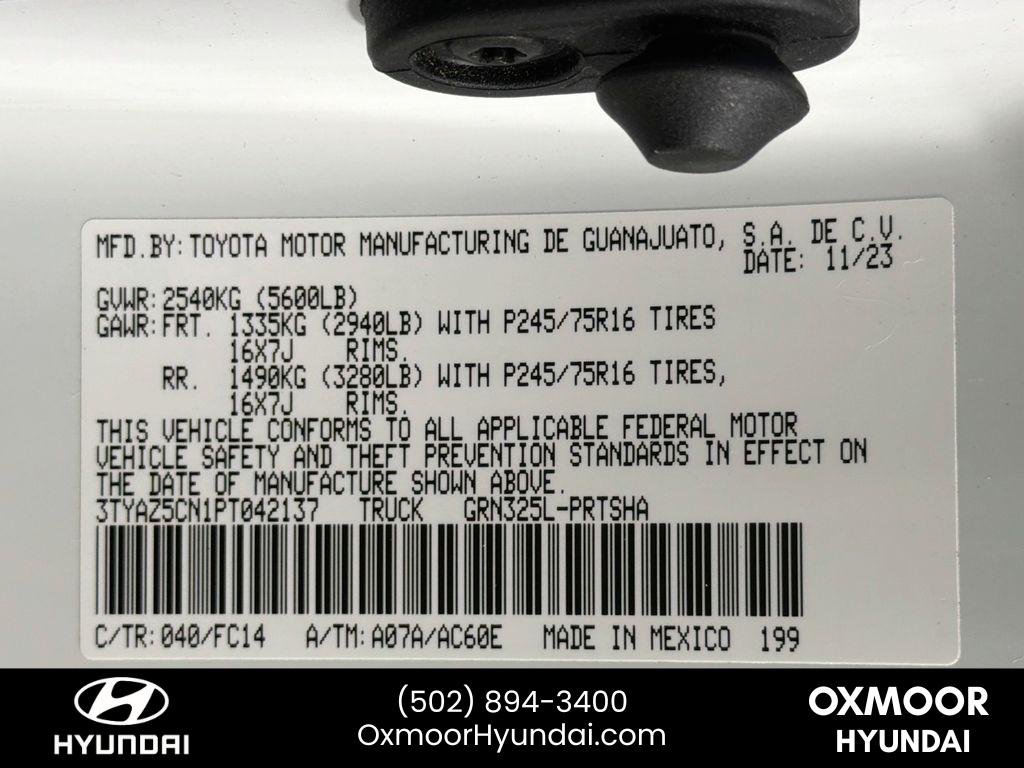 Used 2023 Ice Cap Toyota SR5 image 29