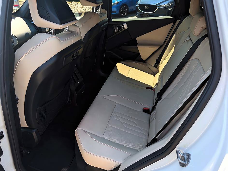 Used 2026 Alpine White BMW 30 xDrive image 11