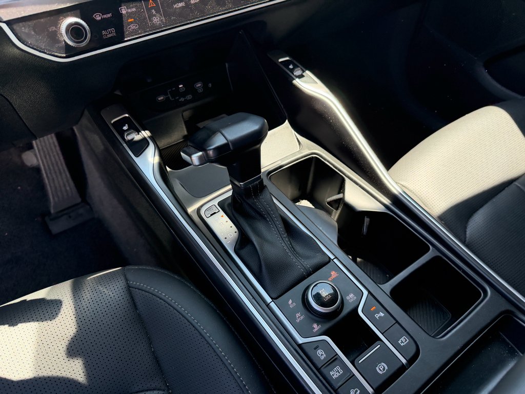 Used 2025 Wolf Gray Kia S image 6