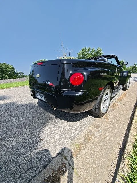 Used 2004 Black Chevrolet Base image 18