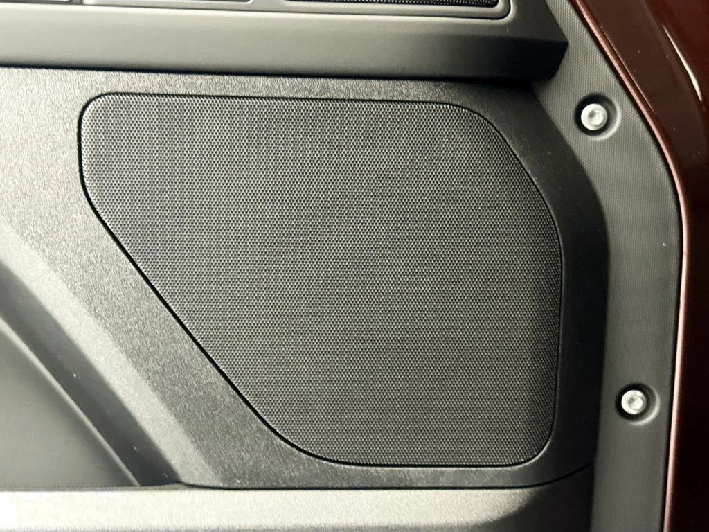 New 2026 Sedona Red Land Rover X-Dynamic SE image 19