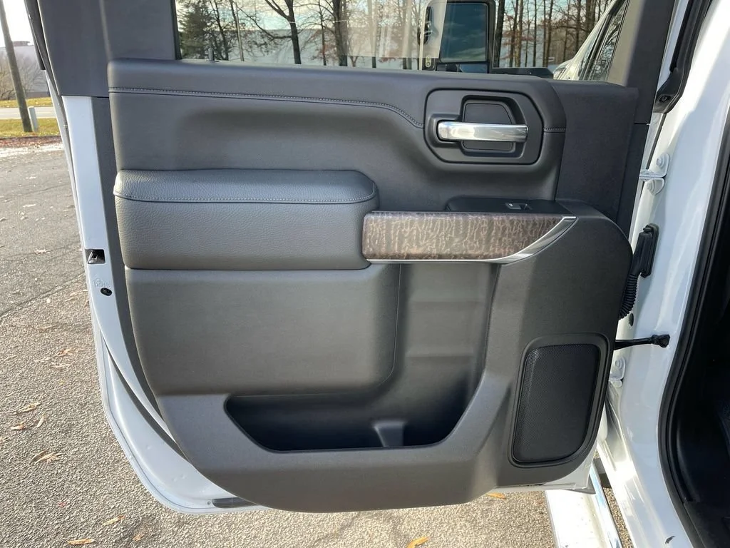 Used 2022 Summit White GMC Denali image 30