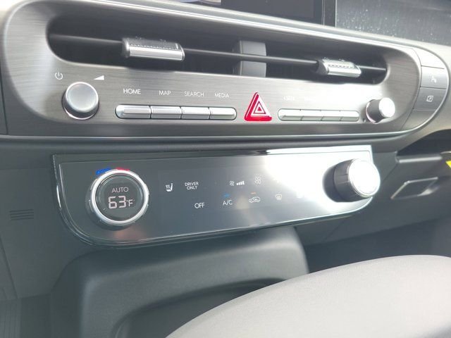 New 2026 Black Hyundai Blue SEL 8P image 17