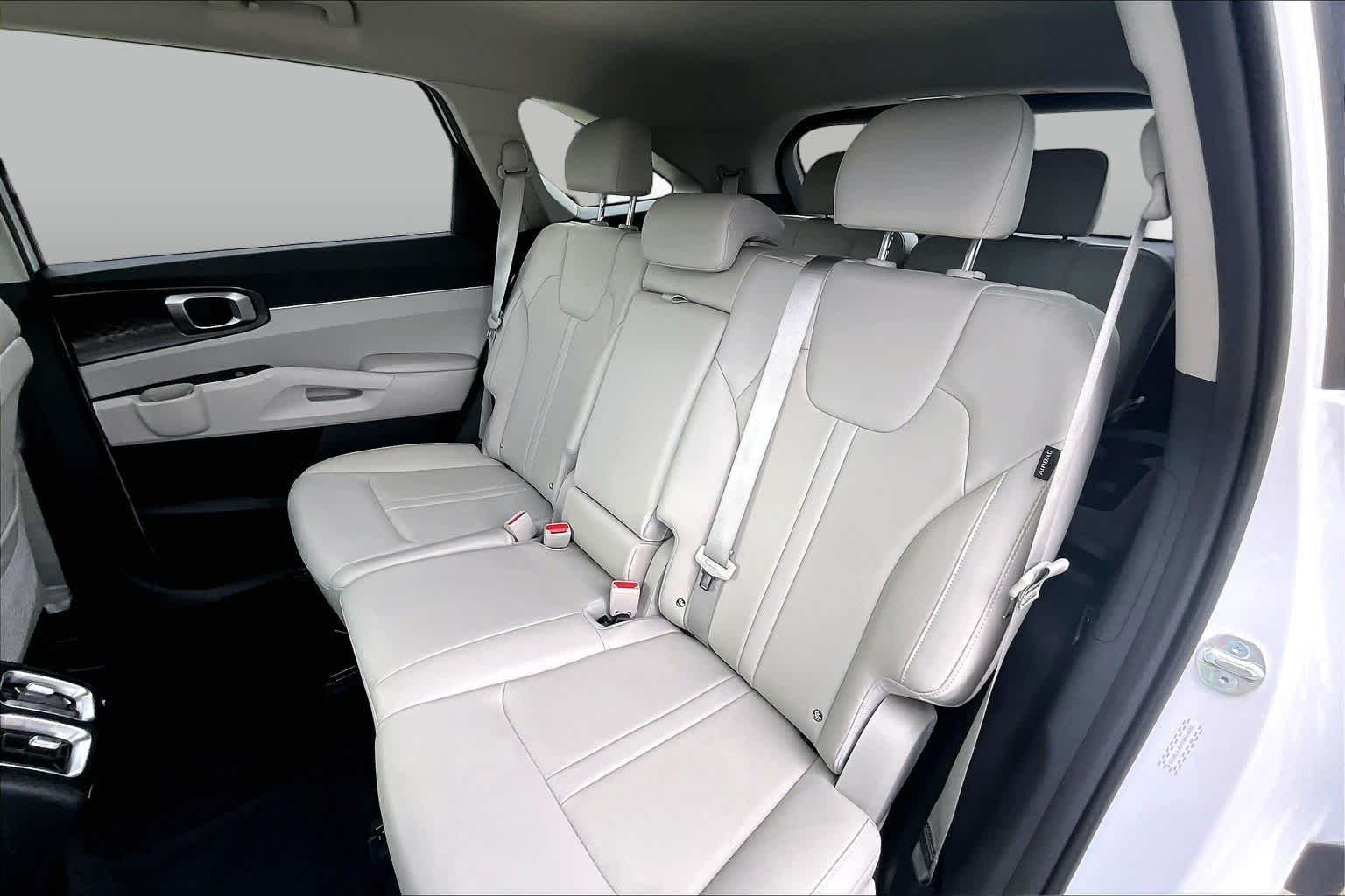 Used 2026 Glacial White Pearl Kia S image 18