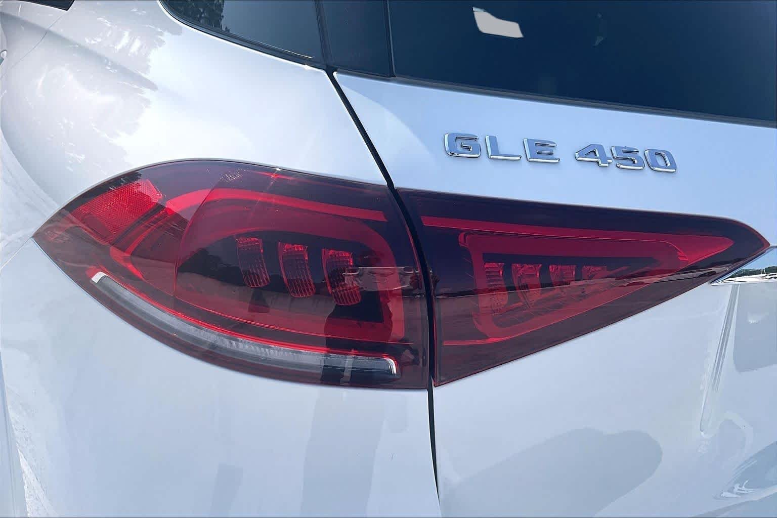 Used 2023 Polar White Mercedes-Benz GLE 450 image 29