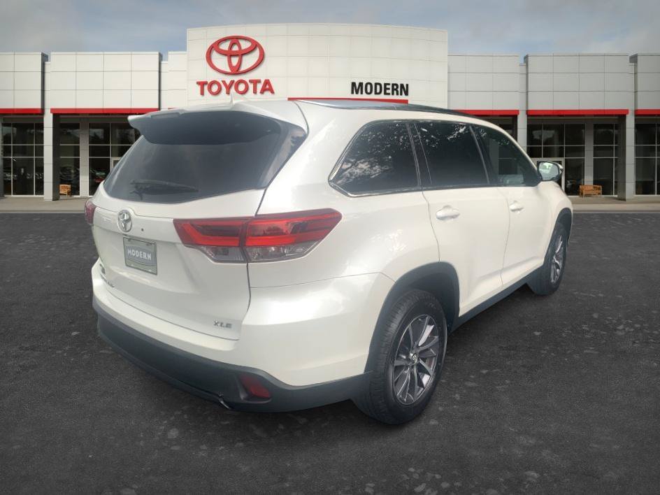 Used 2019 Blizzard Pearl Toyota XLE image 5