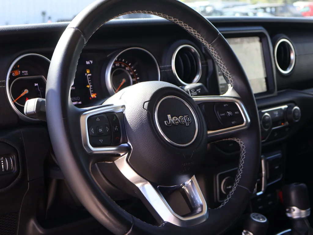 Used 2018 Gray Jeep Unlimited Sahara image 23