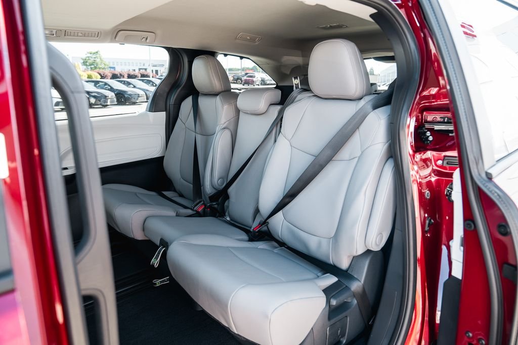 New 2026 Ruby Flare Pearl Toyota XLE image 28