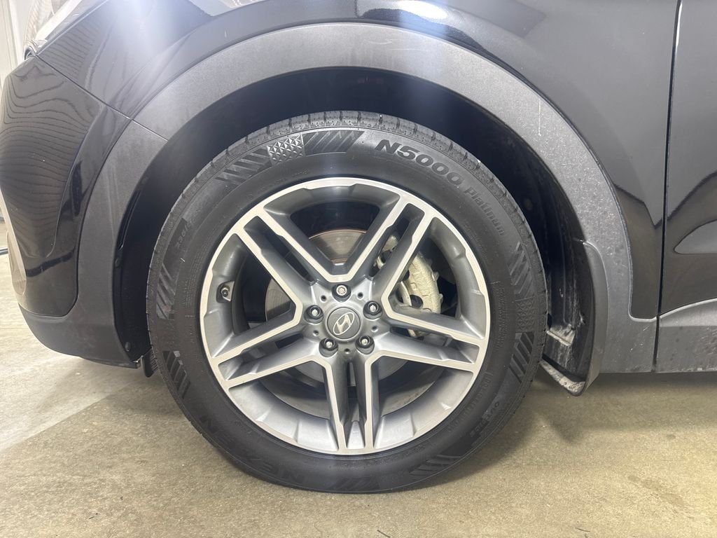Used 2018 Black Hyundai SE Ultimate image 15
