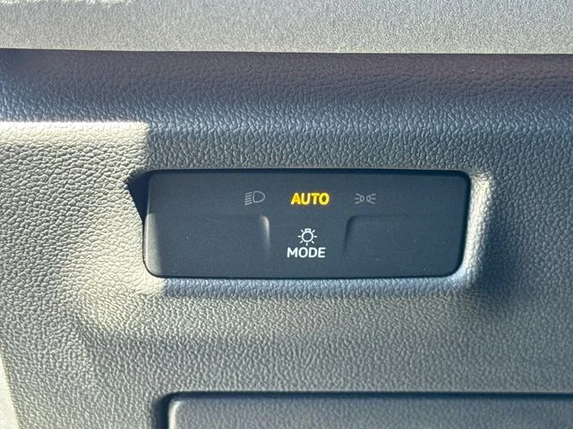 New 2026 Pure White Volkswagen 2.0T SE image 39