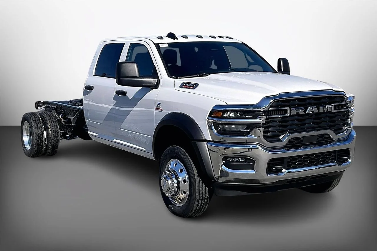 New 2026 Bright White Clear-Coat Exterior Paint RAM Tradesman image 2