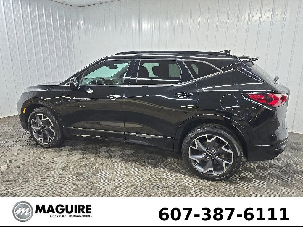 Used 2022 Black Chevrolet RS image 4