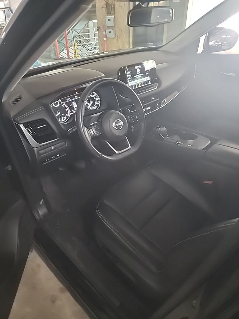 Used 2023 Black Nissan SL image 6