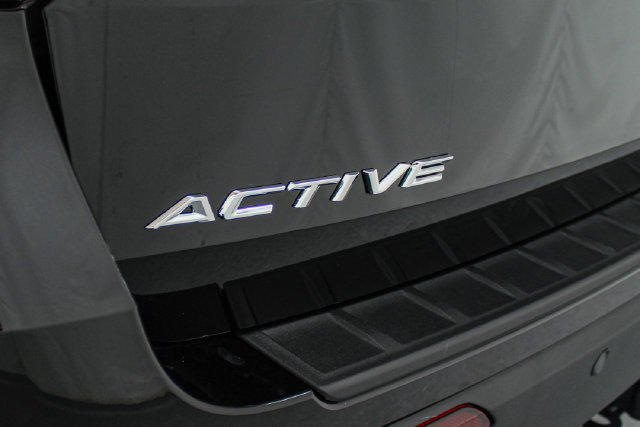 New 2027 Agate Black Metallic Ford Active image 24