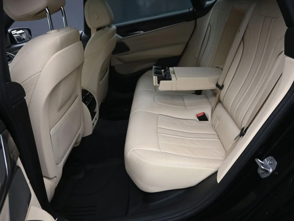 Used 2019 Black BMW 640 Gran Turismo i xDrive image 11