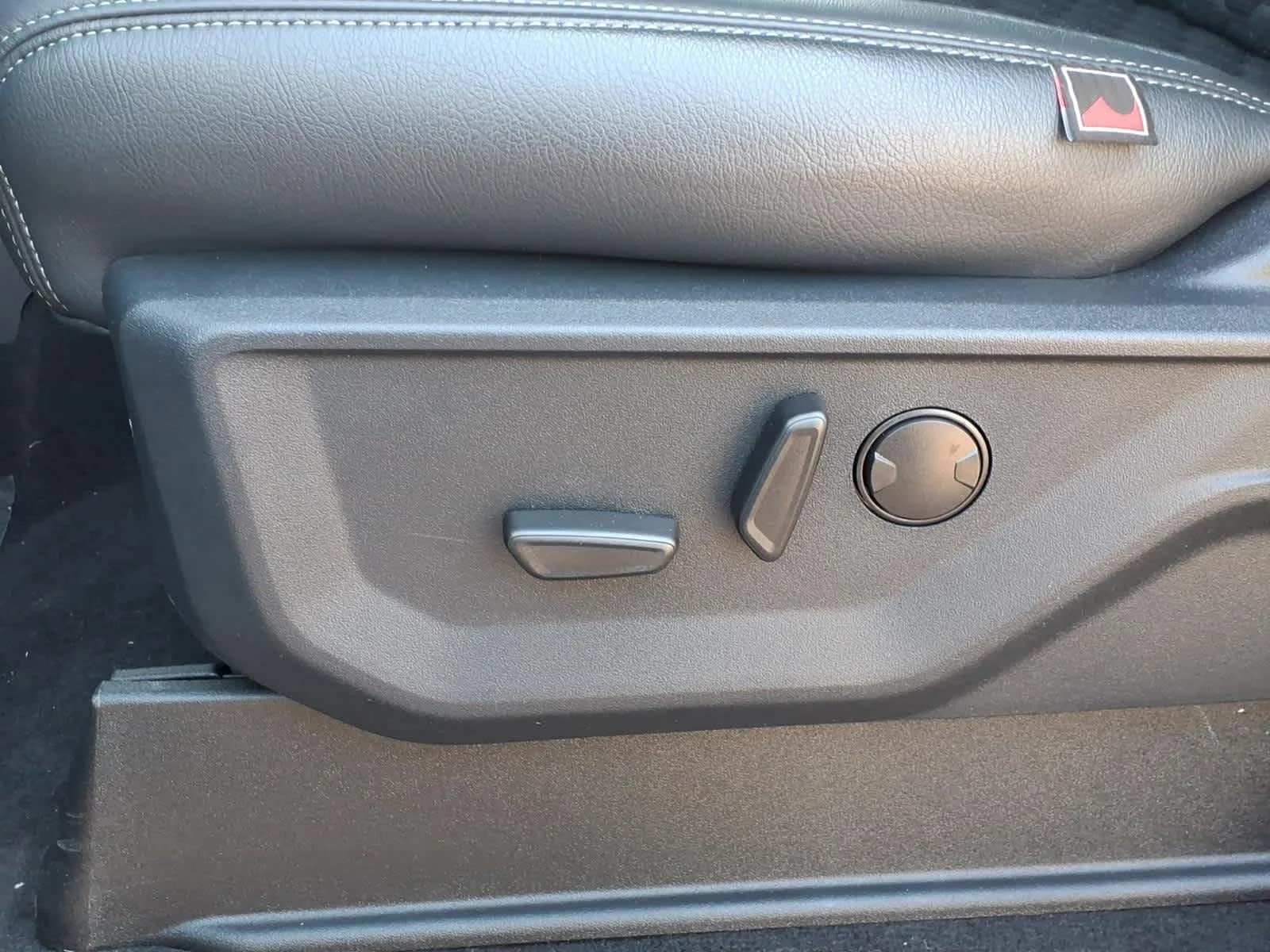 New 2026 Agate Black Metallic Ford LARIAT image 10