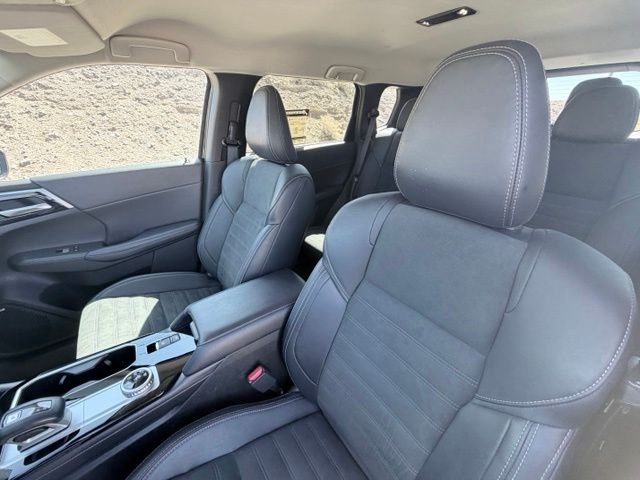 2025 Mitsubishi Outlander SE - Photo 24