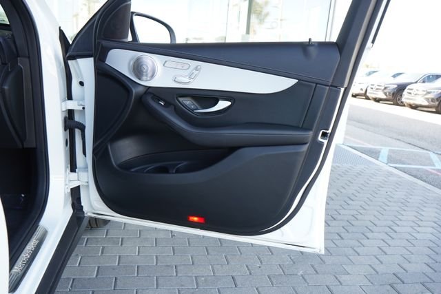 Certified Used 2023  Mercedes-Benz GLC 300 Coupe image 19