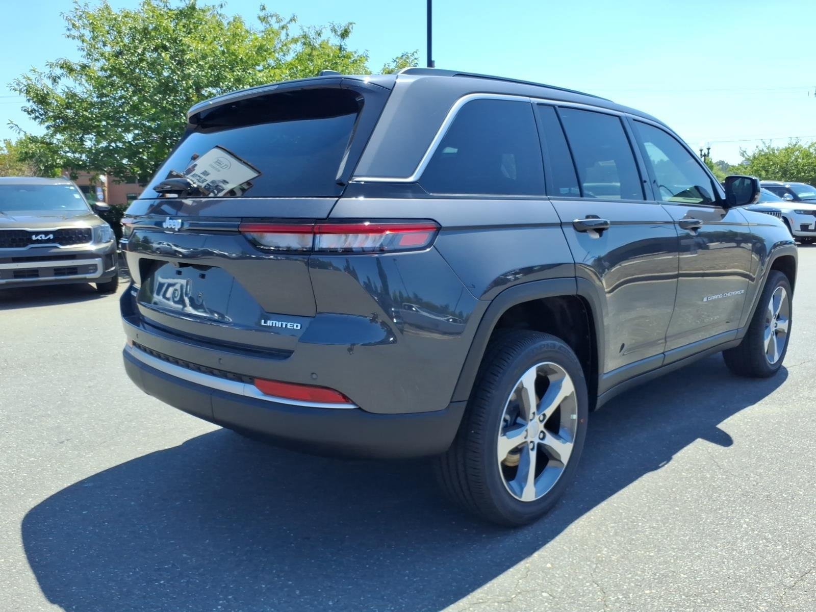 New 2026 Baltic Gray Metallic Clear-Coat Exterior Paint Jeep Limited image 2