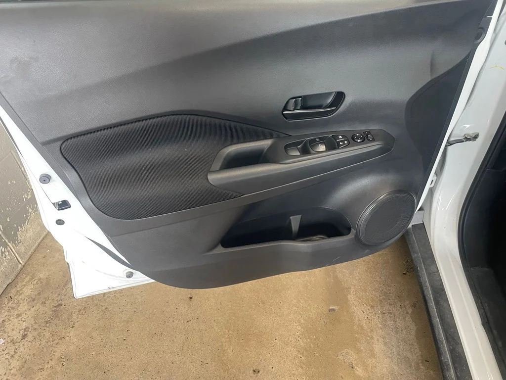 Certified Used 2025 White Nissan S image 9