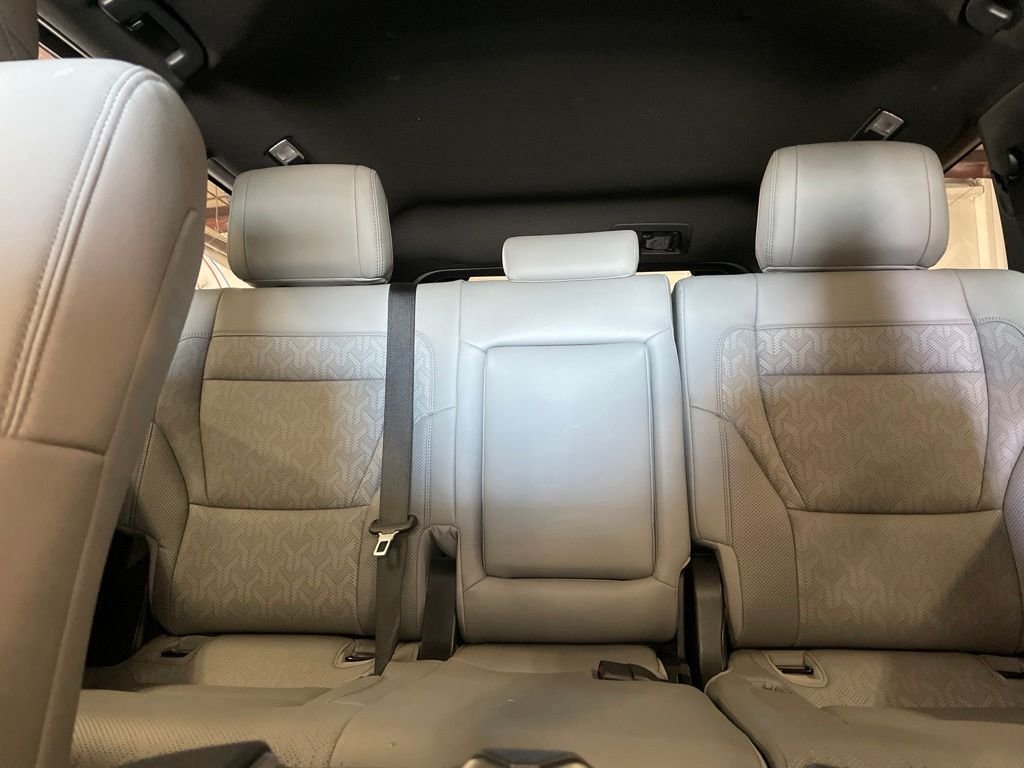 Used 2025 White Toyota SR5 image 17