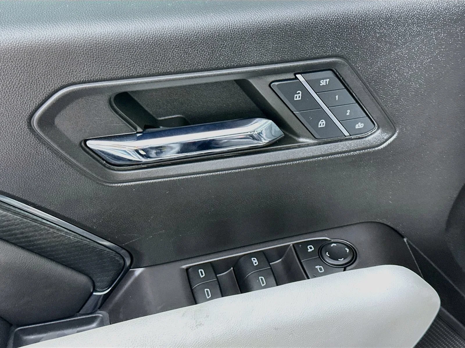 Used 2023 Onyx Black GMC AT4X image 19