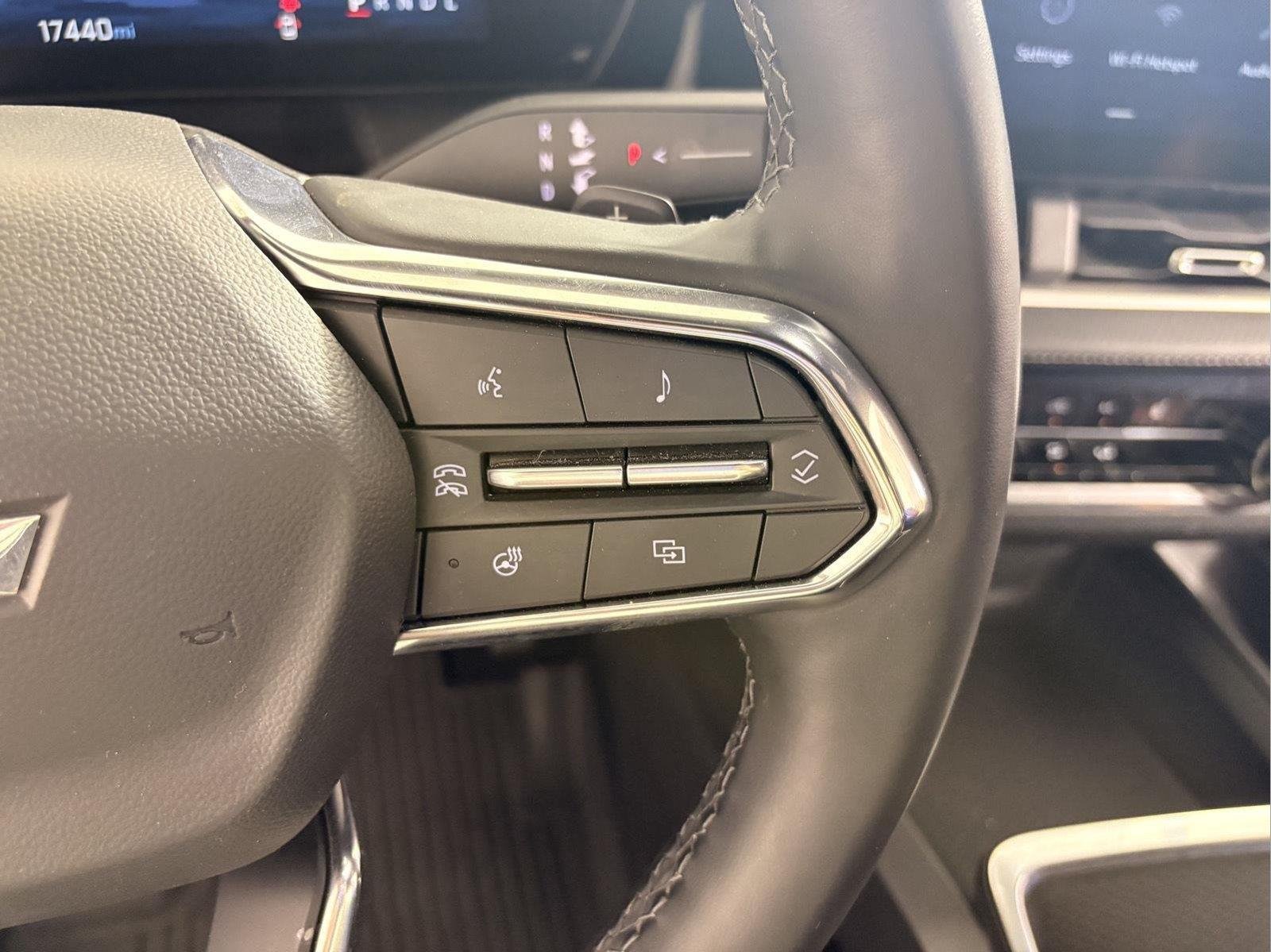 2025 Chevrolet Equinox LT - Photo 29