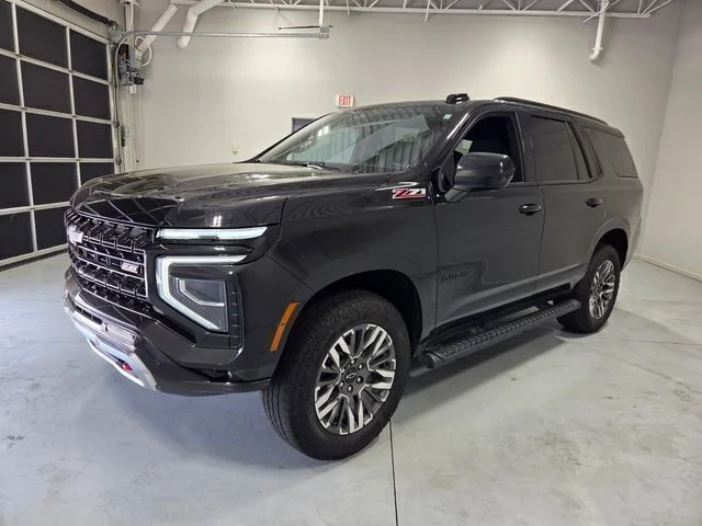 Used 2025 Black Chevrolet Z71 image 3