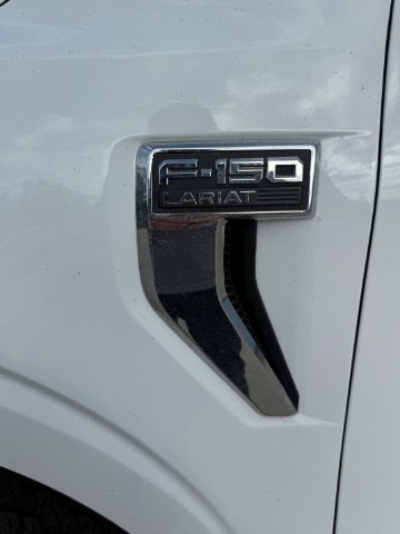 Used 2022 White Ford LARIAT image 12