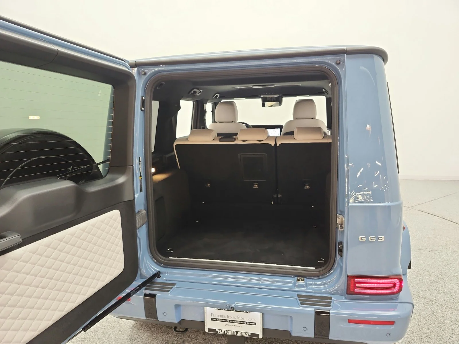 Certified Used 2025 MANUFAKTUR China Blue Non-Metallic Mercedes-Benz AMG® G 63 SUV image 28
