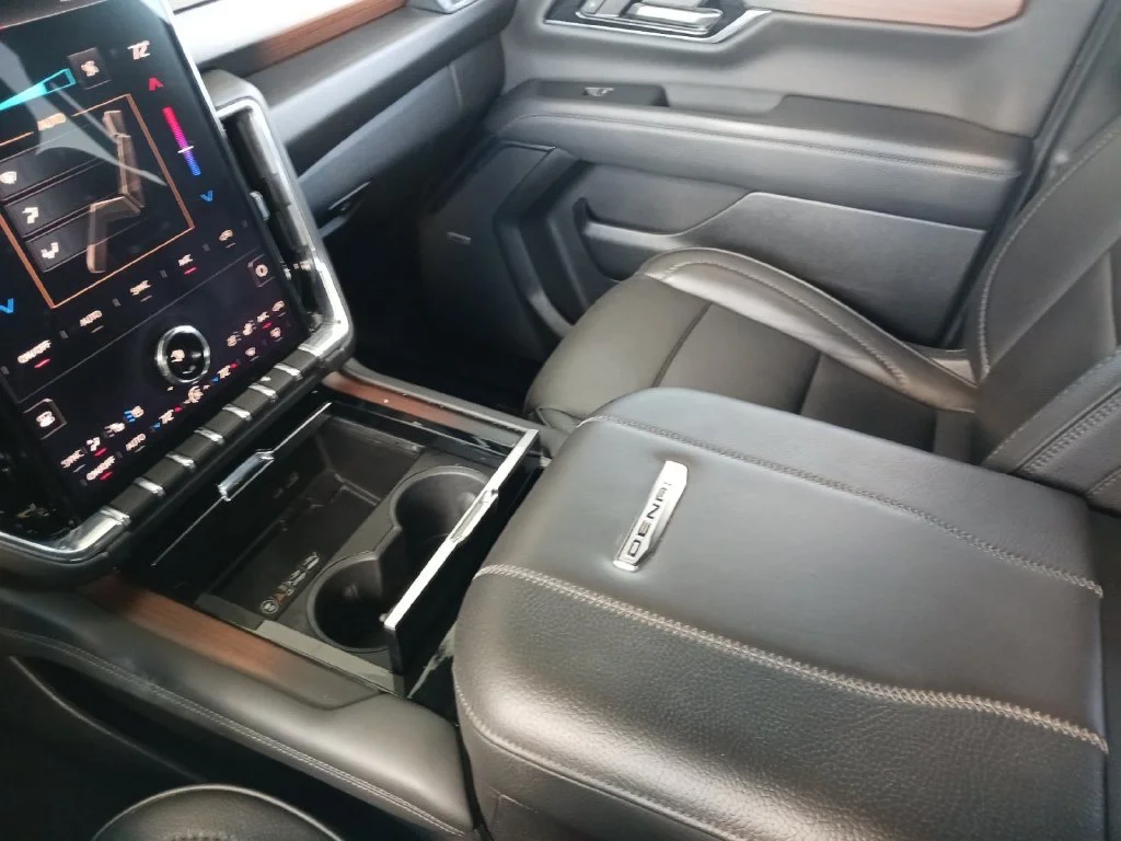 Used 2025 Sterling Metallic GMC Denali image 11
