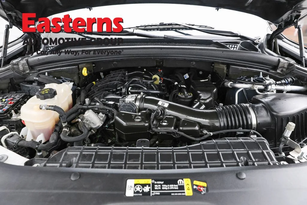 Used 2025 Black Jeep Altitude image 7