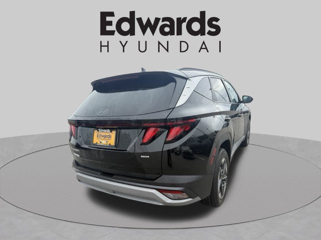 Used 2025 Black Hyundai SEL image 6