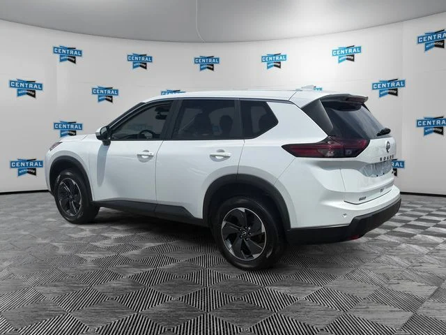 Used 2025 White Nissan SV image 3