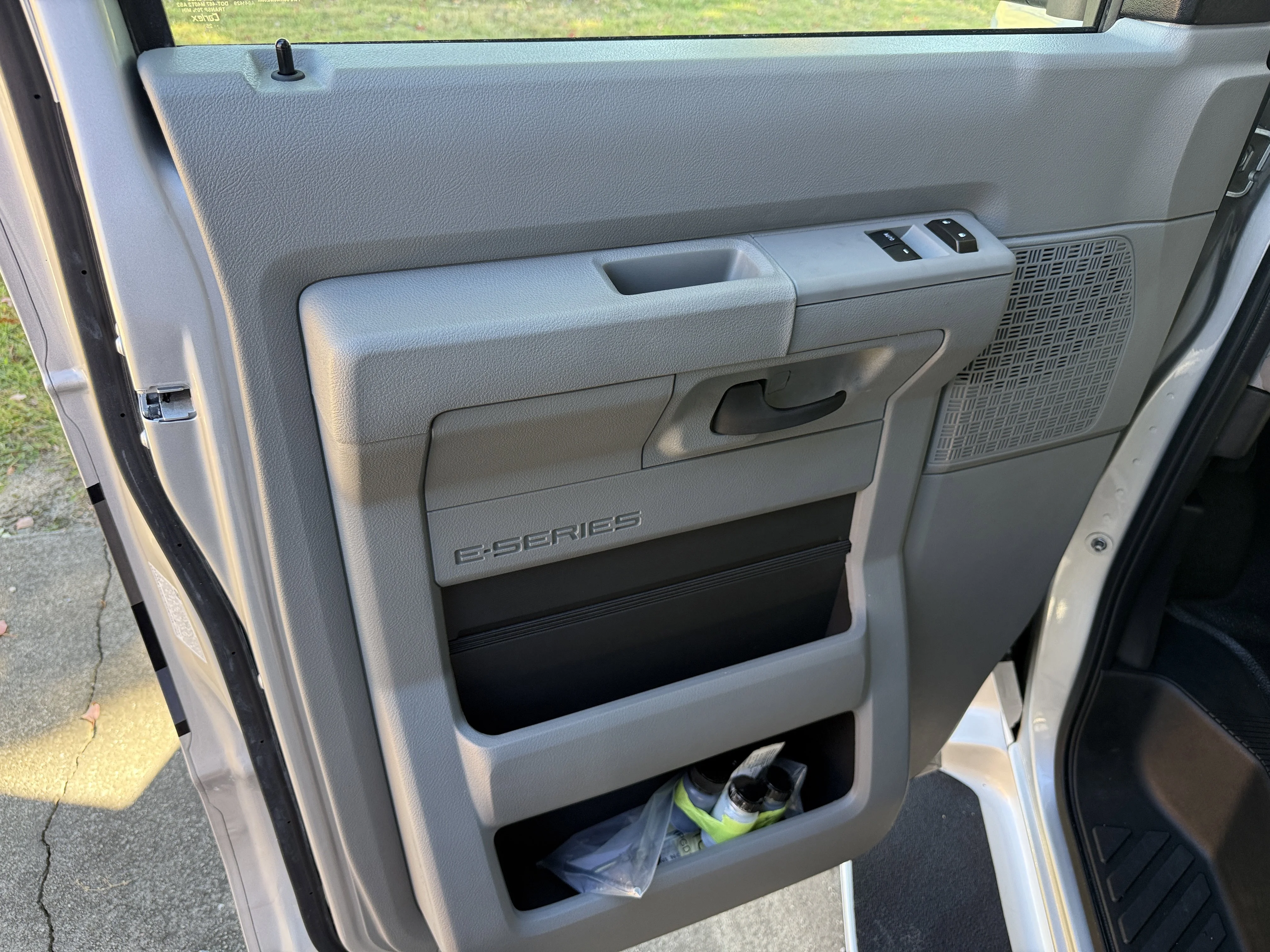 2026 Ford E-Series Cutaway Base - Photo 26