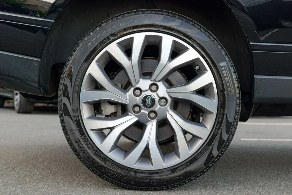 Used 2020 Santorini Black Metallic Land Rover HSE image 13