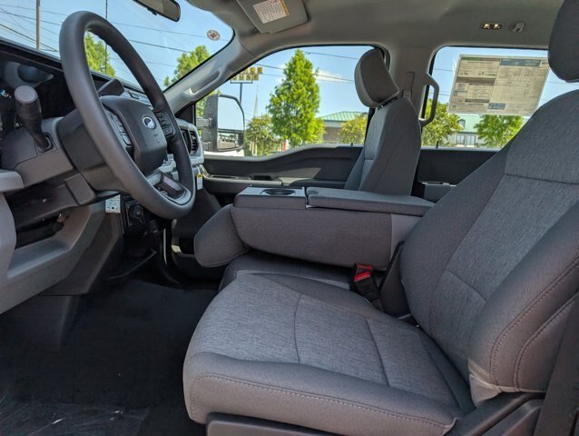 New 2026 Oxford White Ford F-250® XL image 18