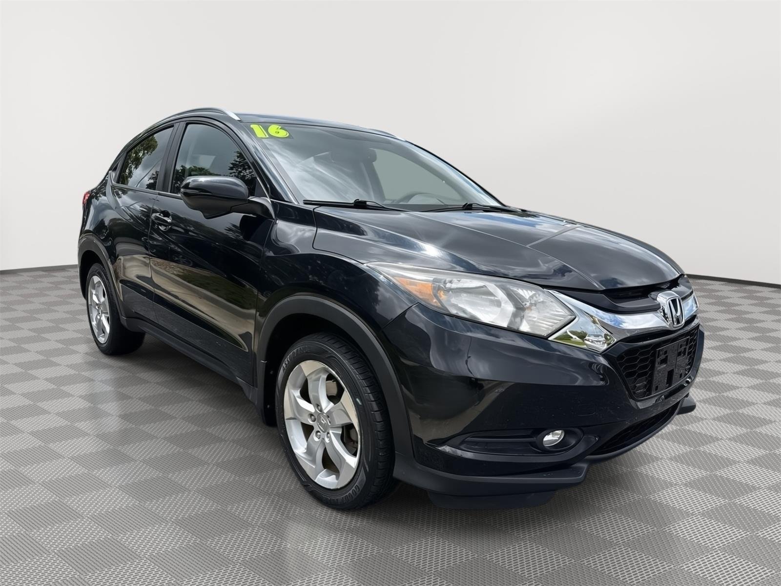 2016 Honda HR-V EX-L Navi AWD's photo
