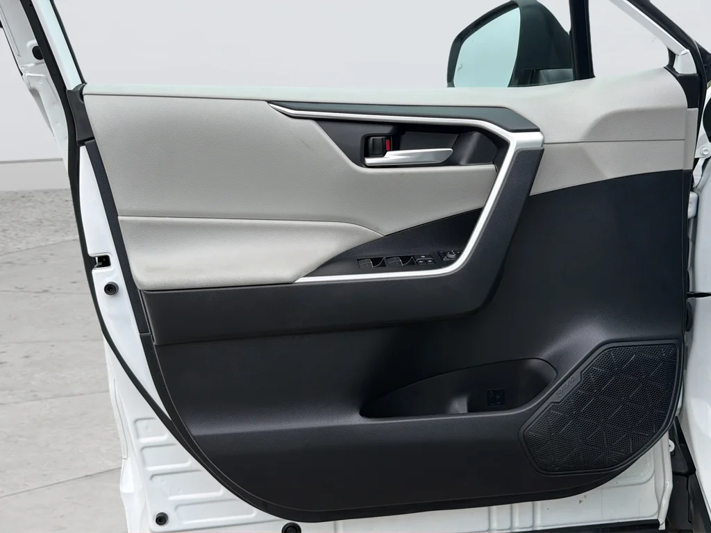 Used 2023 White Toyota XLE image 39