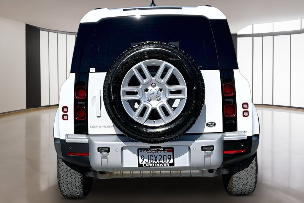 Certified Used 2023 Fuji White Land Rover S image 5