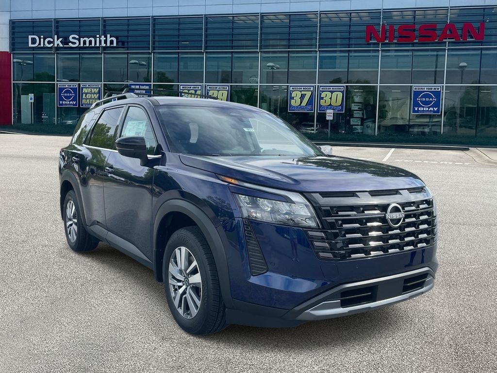 2026 Nissan Pathfinder SL 2WD's photo