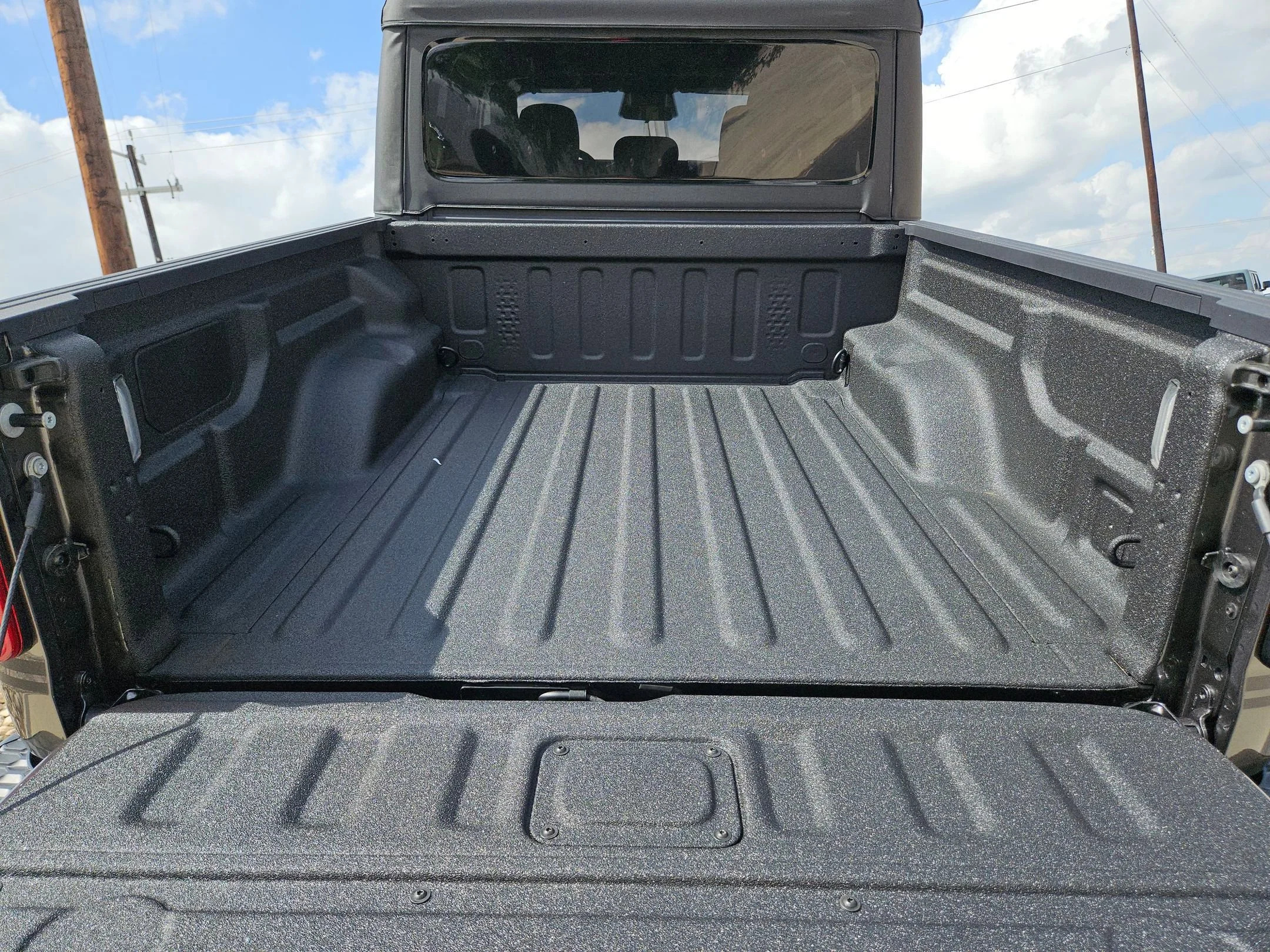 New 2026 Granite Crystal Metallic Clearcoat Jeep Shadow Ops image 19