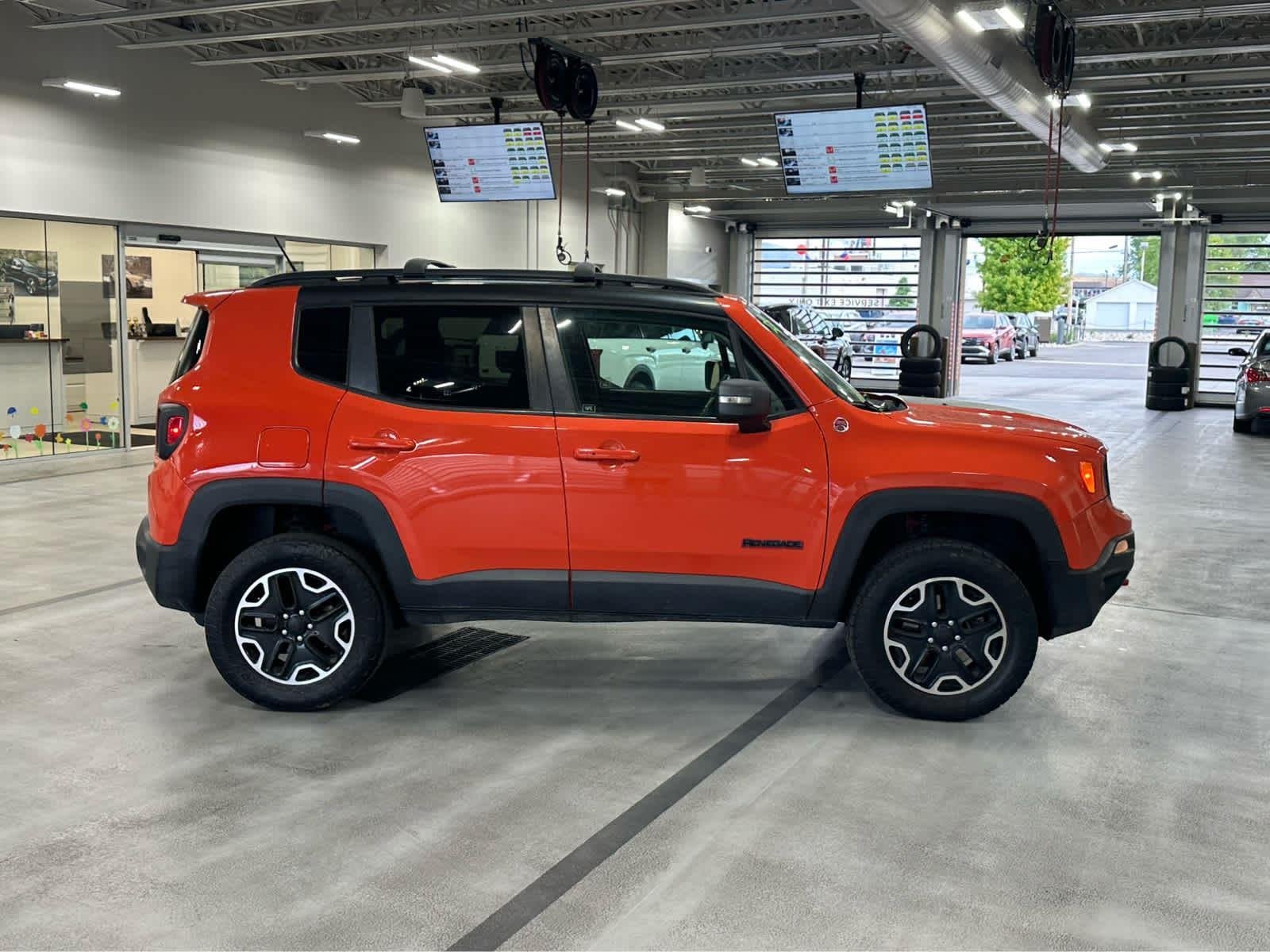 2016 Jeep Renegade Trailhawk - Photo 8