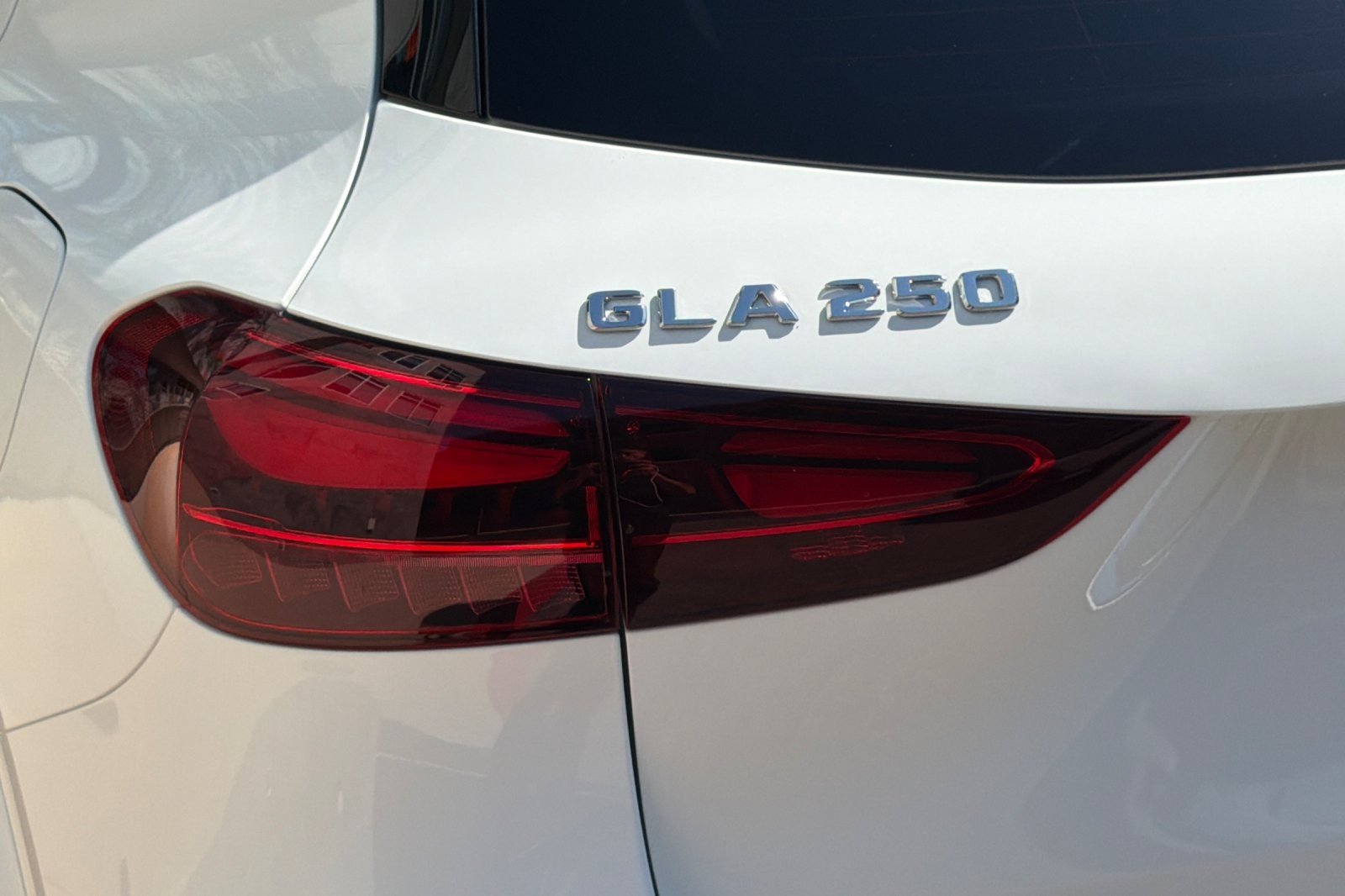 New 2026 Polar White Mercedes-Benz GLA 250 SUV image 26