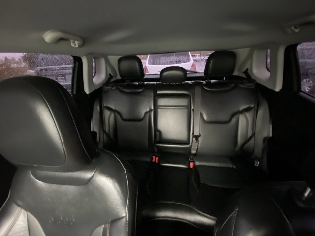 Used 2019 Gray Jeep Limited 4x4 image 21