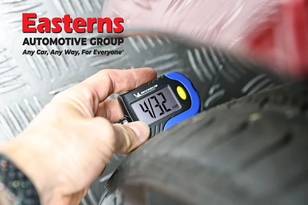 Used 2023 Red Nissan 2.5 SV image 28