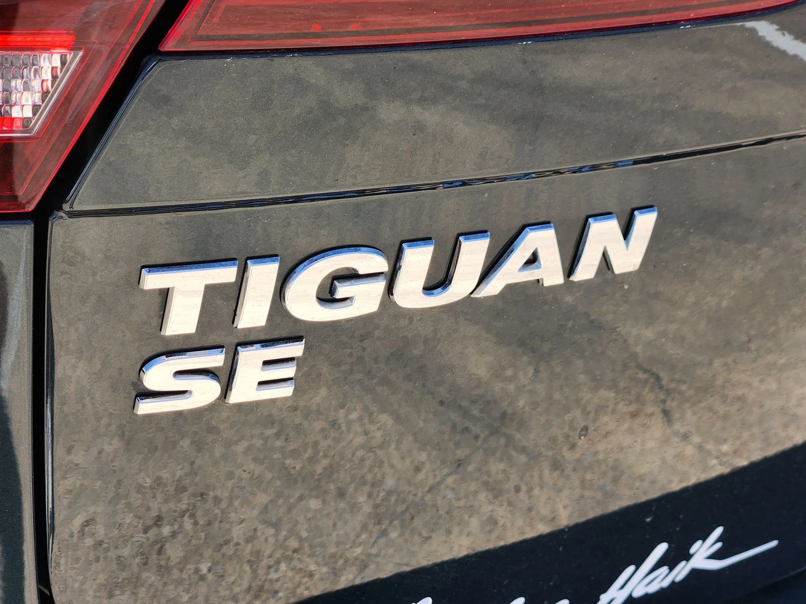 Used 2018 Green Volkswagen 2.0T SE image 11