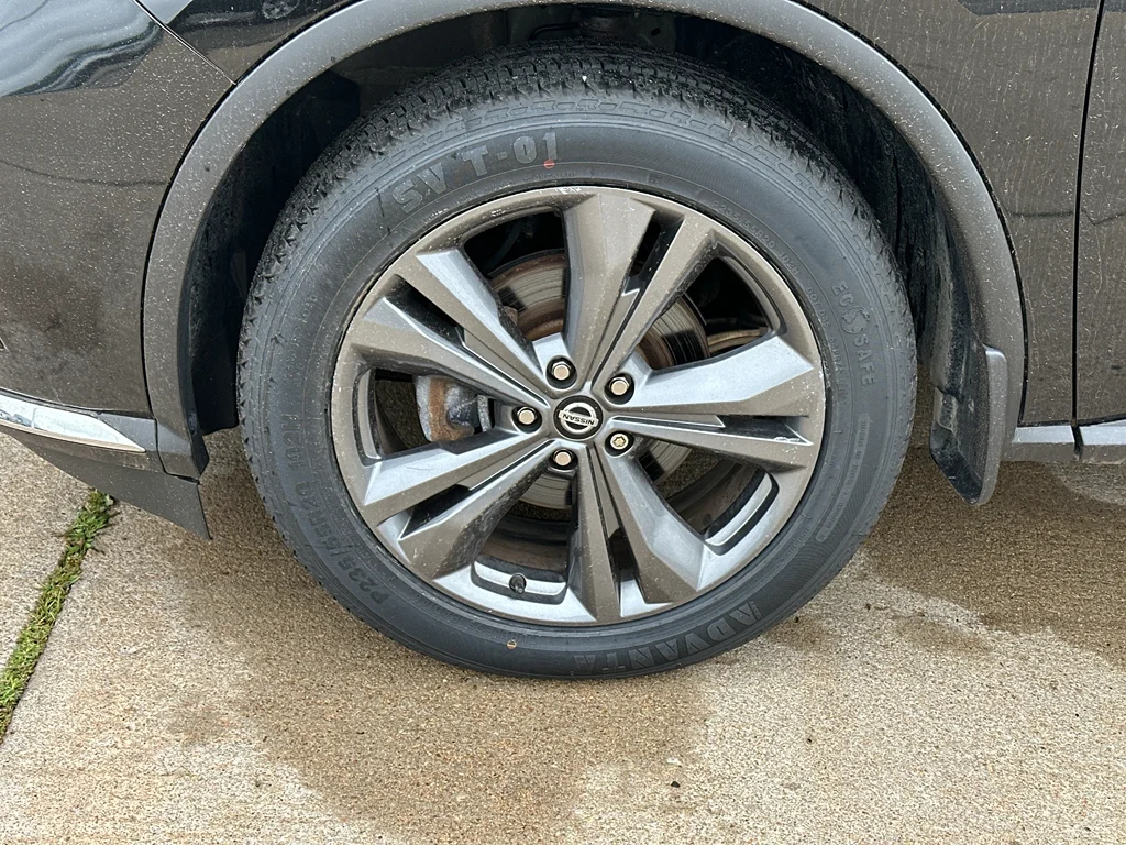 Used 2021 Magnetic Black Pearl Nissan Platinum image 3