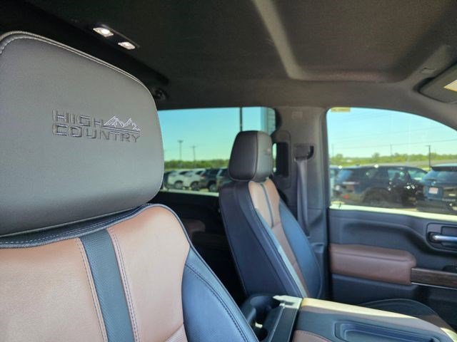 Used 2021 Iridescent Pearl Tricoat Chevrolet High Country image 19